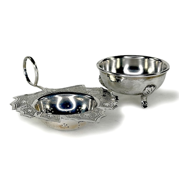 Bombay Co. Vintage Silverplate Maple Leaf Tea Strainers - 2 - Picture 8 of 8